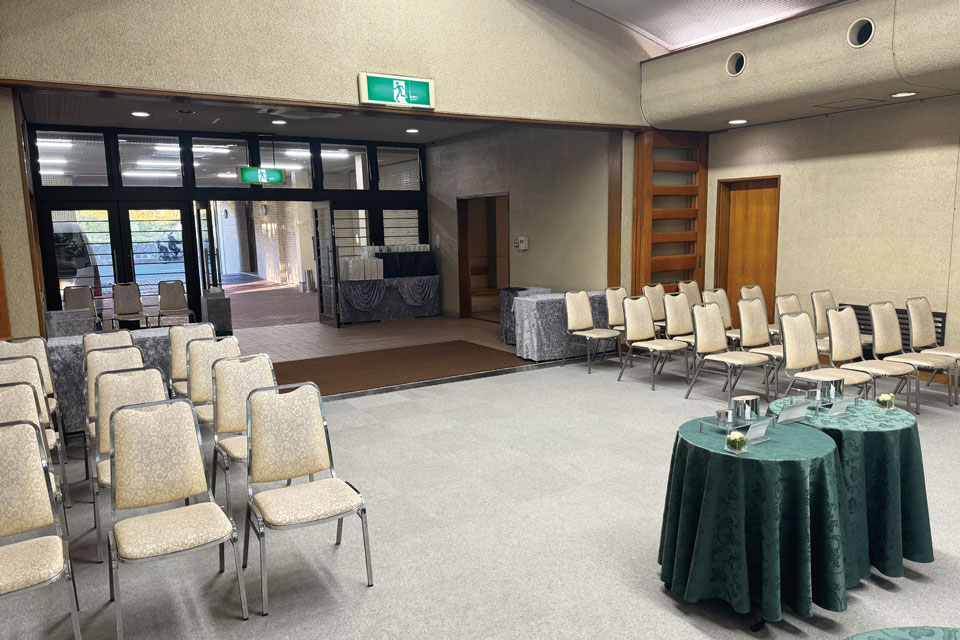 舟渡斎場の式場