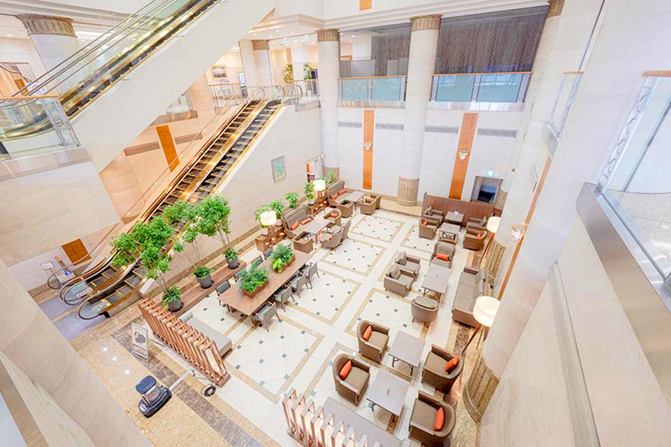 桐ヶ谷斎場のロビー