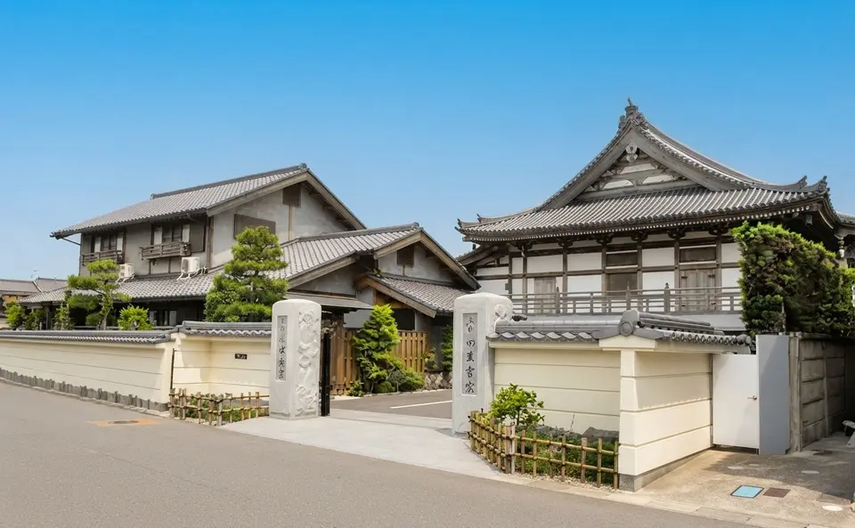 乗蓮寺会館の外観