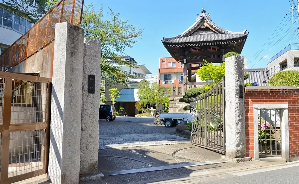 勝専寺 赤門会館の外観