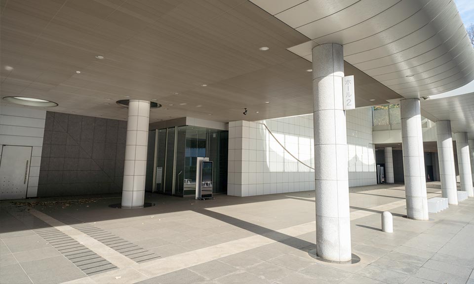 横浜市北部斎場のエントランス写真