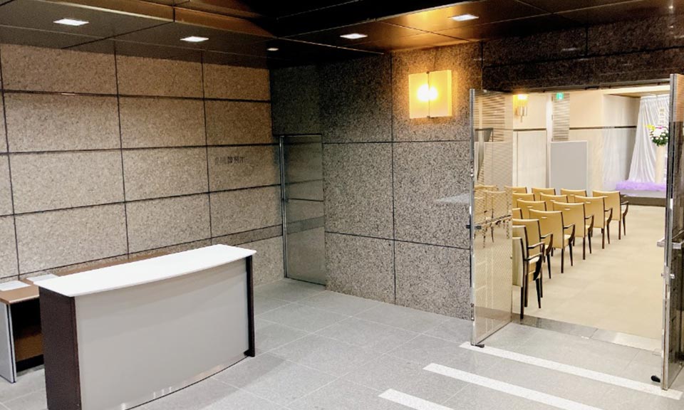 横浜市南部斎場の式場入り口写真